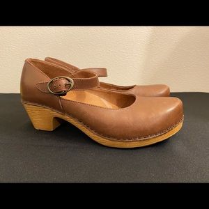 Brown Danskos